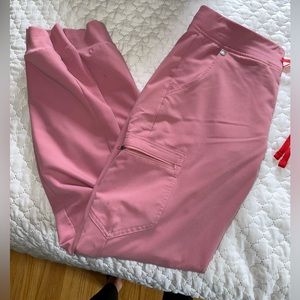 Women’s figs Medium tall chalk pink jogger scrub pant